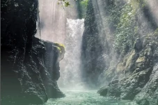 10 Curug di Bogor yang...