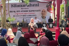 Siti Atikoh Tiba di...
