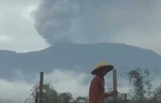 Erupsi Gunung Marapi...