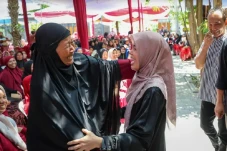 Emak-emak Muslimat di...