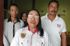 Caleg DPR RI Jeannie...