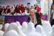 Atikoh Ganjar Blusukan...