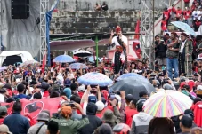 Momen Puluhan Ribu Masyarakat...