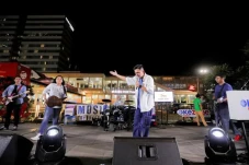 Base Jam Comeback dengan...