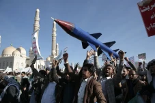 Rudal Houthi Kembali...