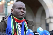 Nelson Mandela akan...