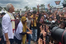 Hadir di Hajatan Rakyat...