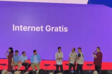 Momen Alam Ganjar Hadiri...