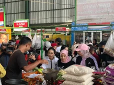 Minggu Pagi, Atikoh...