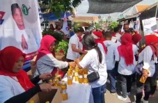 Bazar Minyak Goreng...
