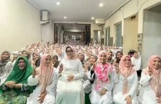Momen Atikoh Dipuji...