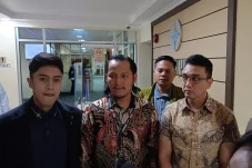 Kuasa Hukum Akan Laporkan...