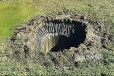 Misteri 8 Kawah Raksasa...
