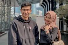 Gugat Cerai Teuku Ryan,...