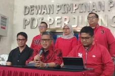 Hasto Yakin Gelombang...