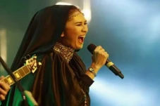 Apa Kabar Nicky Astria?...