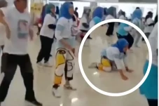 Viral Video Emak-emak...