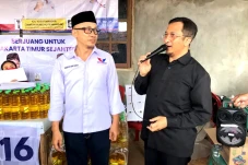 Kunjungi Warga Bambu...