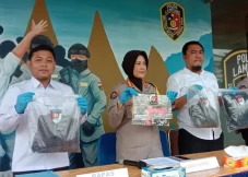 Jambret HP Bocah untuk...
