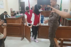Selebgram Adelia Terima...
