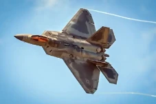 Bisa Kalah, Pilot AS...