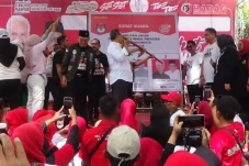 Ribuan Warga di Sragen...