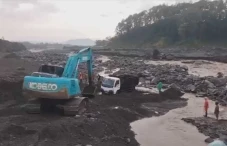 Nekat Beroperasi saat...