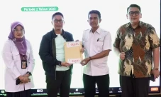 Bertabur Hadiah, Pegadaian...