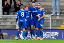 Elkan Baggott Resmi...