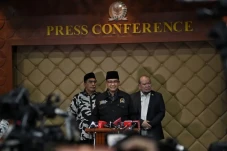 Sarasehan DPD, Anies...