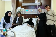 Umi Pipik Masuk Rumah...