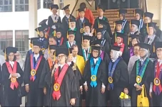Guru Besar Hukum UI:...