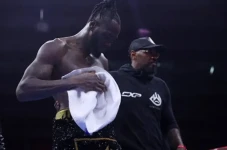 Mengapa Deontay Wilder...