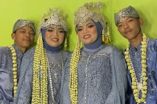 Unik! 2 Saudara Kembar...