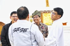 Sambangi Gereja Santo...