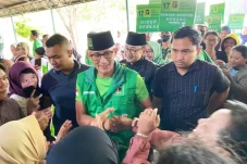 Momen Sandiaga Lepas...