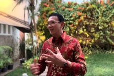 Ahok Tinggalkan Gaji...