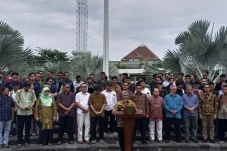 Guru Besar UMY Desak...