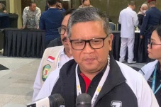 Hasto Sebut Ganjar Akan...