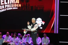 Singgung Konflik Kepentingan,...