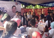 Warga Kebon Baru Tebet...