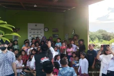 Warga Kampung Nelayan...
