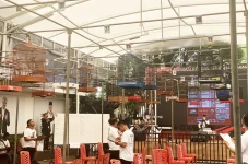Lewat Lomba Burung Kicau,...