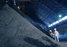 Pembangunan Smelter...