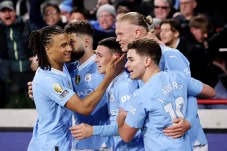 Phil Foden Bikin Hat-trick,...