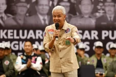 Ganjar Sebut Kritik...