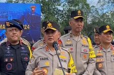 Isu Polisi Minta Rektor...