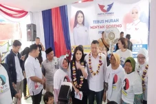 HT Hadiri Bazar Murah...