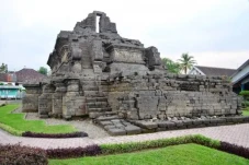 Kisah Disingkirkannya...
