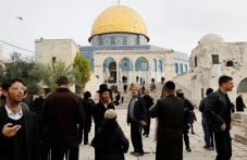 Puluhan Warga Israel...